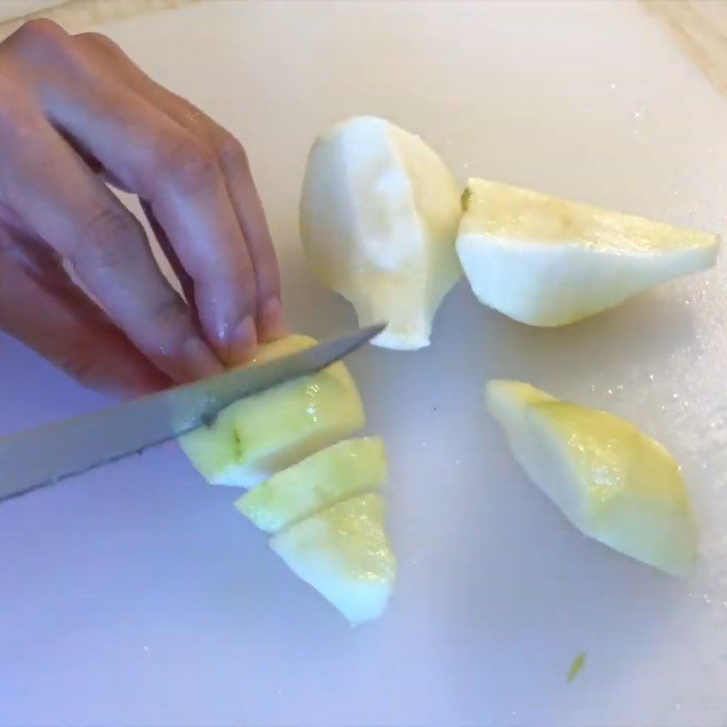 Step 1 Prepare the pear and pineapple for Pineapple Pear Juice