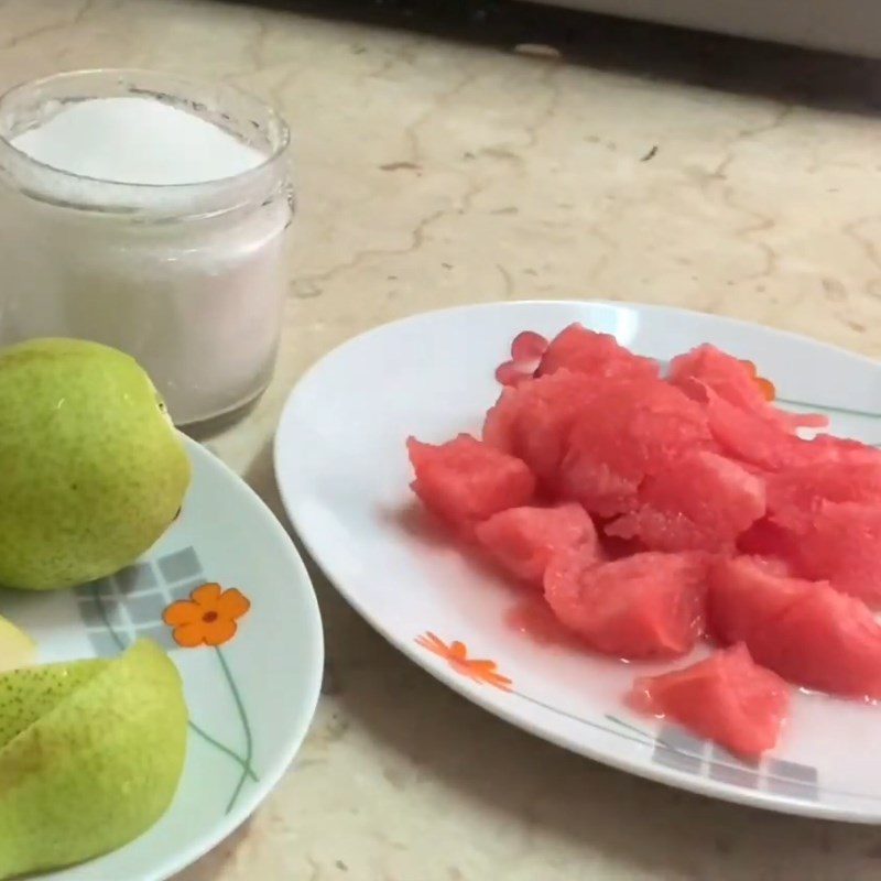 Step 1 Prepare pears and watermelon Pear watermelon juice