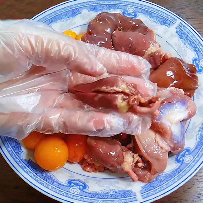 Step 2 Prepare the Chicken Offal for Young Chicken Egg Sticky Rice with Offal