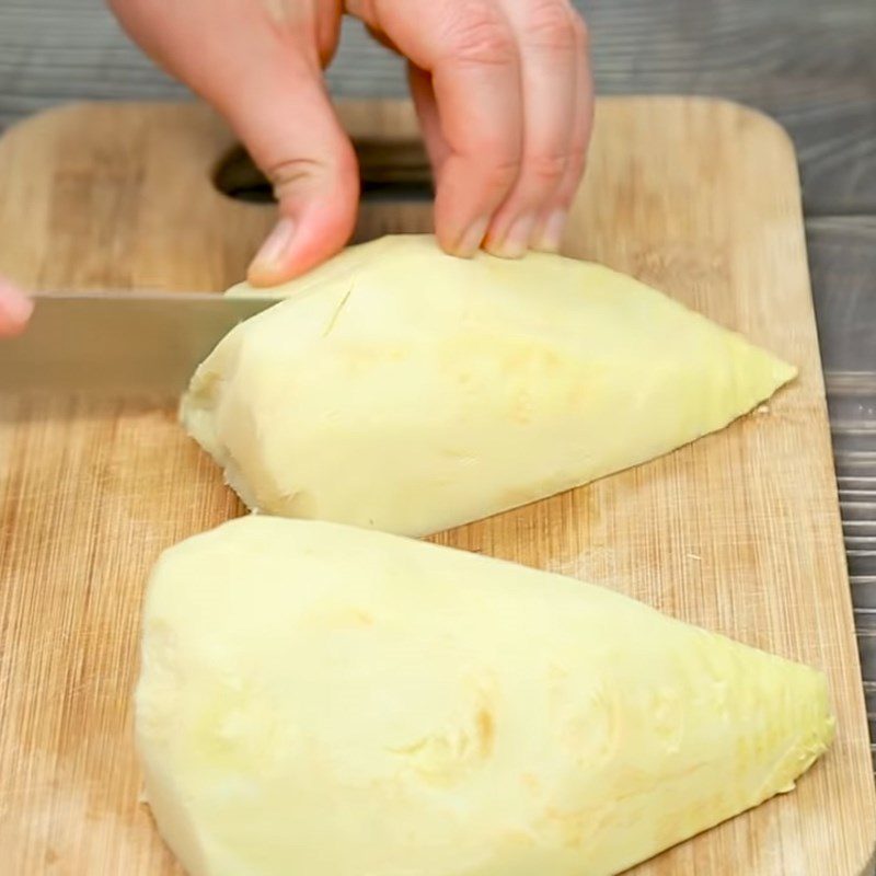 Step 2 Prepare the Bamboo Shoots and Other Ingredients for Spicy Bamboo Shoot Beef Hotpot
