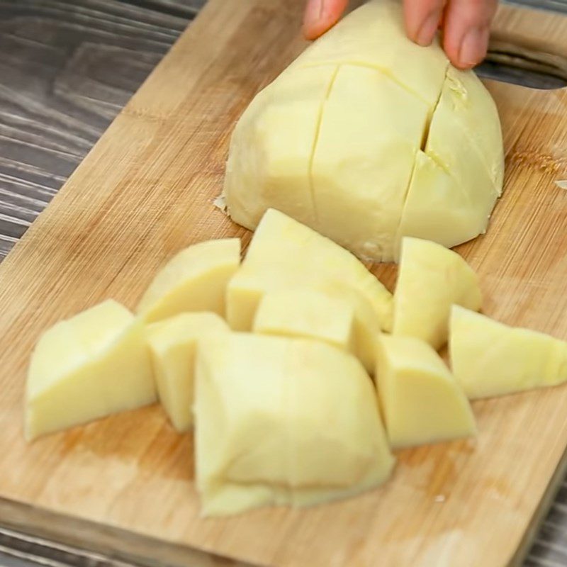 Step 2 Prepare bamboo shoots and other ingredients for spicy beef tendon hot pot