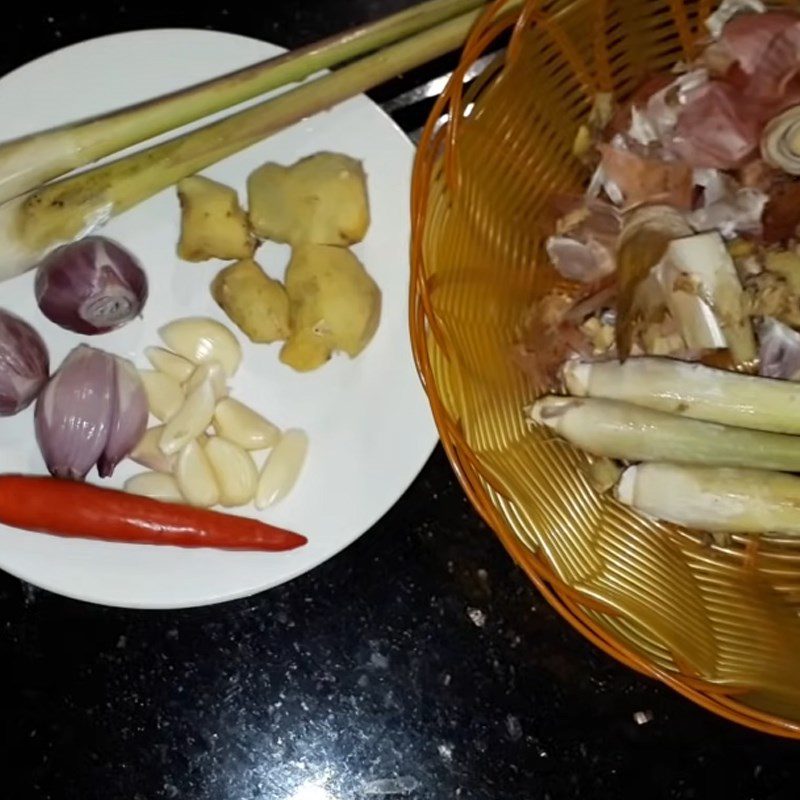 Step 2 Preparing fermented rice and various vegetables for buffalo hot pot
