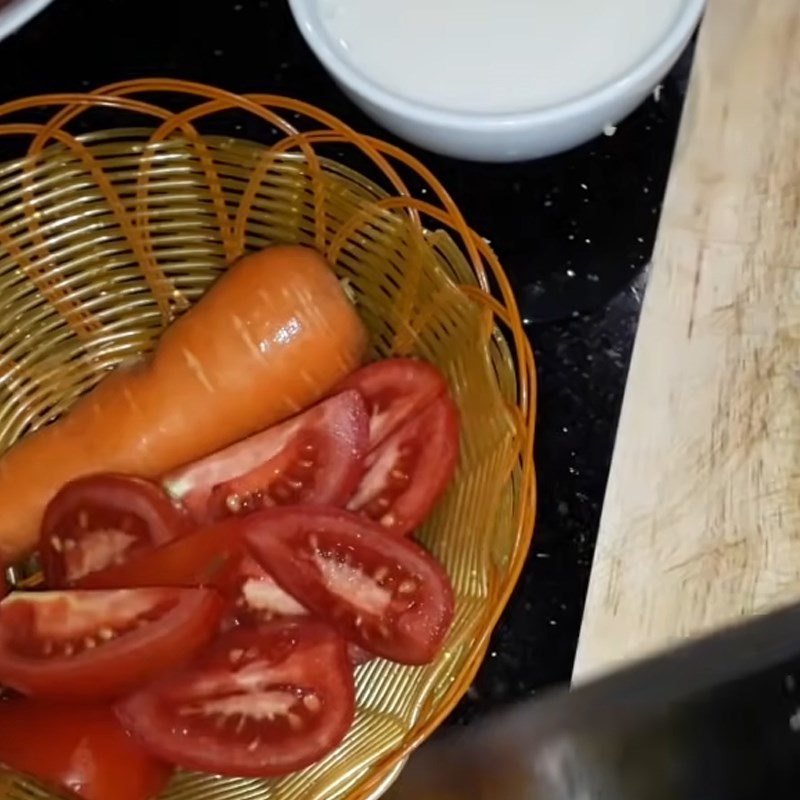 Step 2 Preparing fermented rice and various vegetables for buffalo hot pot
