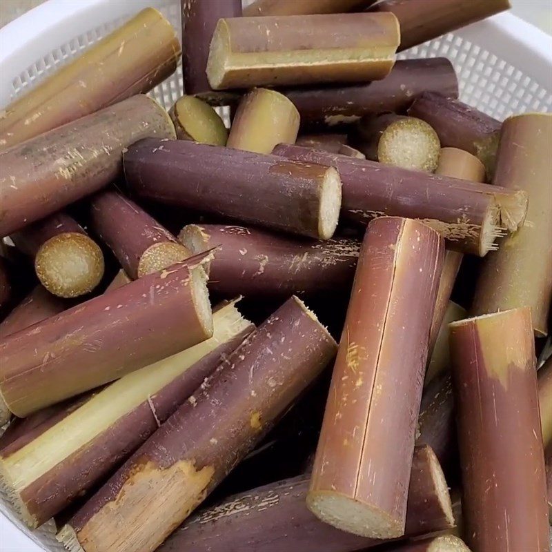 Step 1 Prepare the sugarcane for Sugarcane Juice
