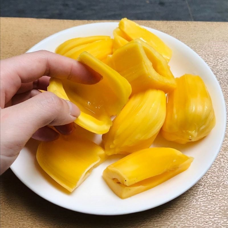 Step 1 Prepare the jackfruit for Jackfruit Smoothie
