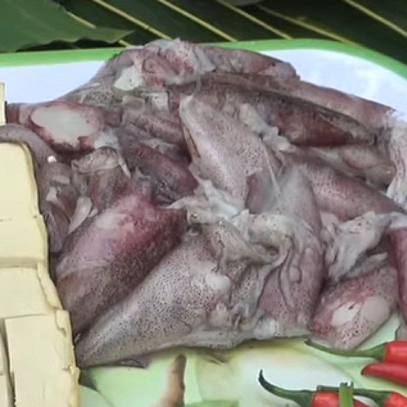 Step 1 Prepare squid and beef for Squid Hot Pot with Fermented Bean Sauce