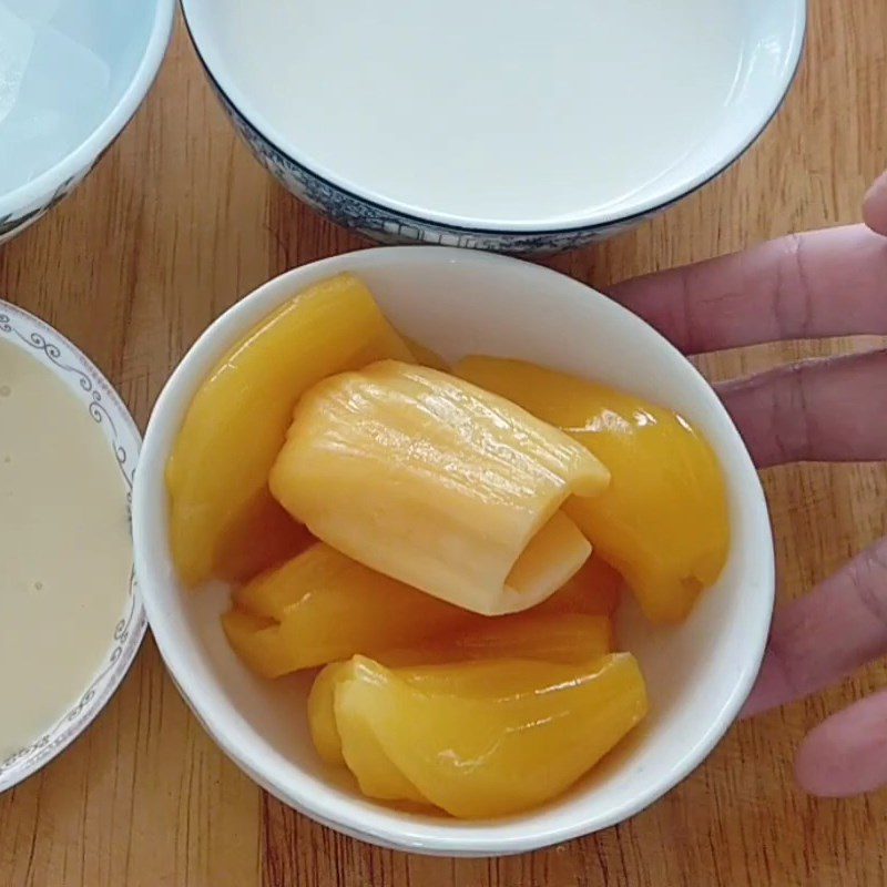 Step 1 Prepare jackfruit segments for Jackfruit smoothie