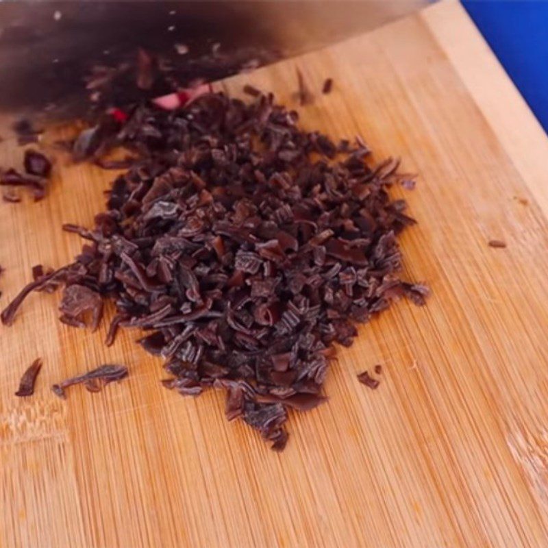 Step 2 Prepare mushrooms Savory Sticky Rice Vegetarian (Recipe shared by Tiktok Vegetarian Kitchen XANH)