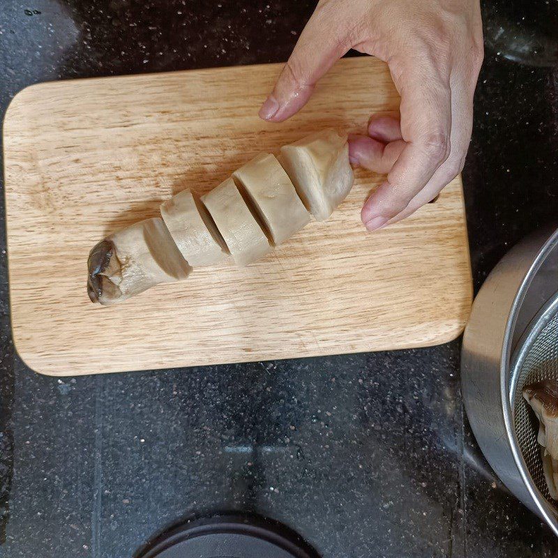 Step 1 Prepare chicken thigh mushrooms Grilled chicken thigh mushrooms using an air fryer