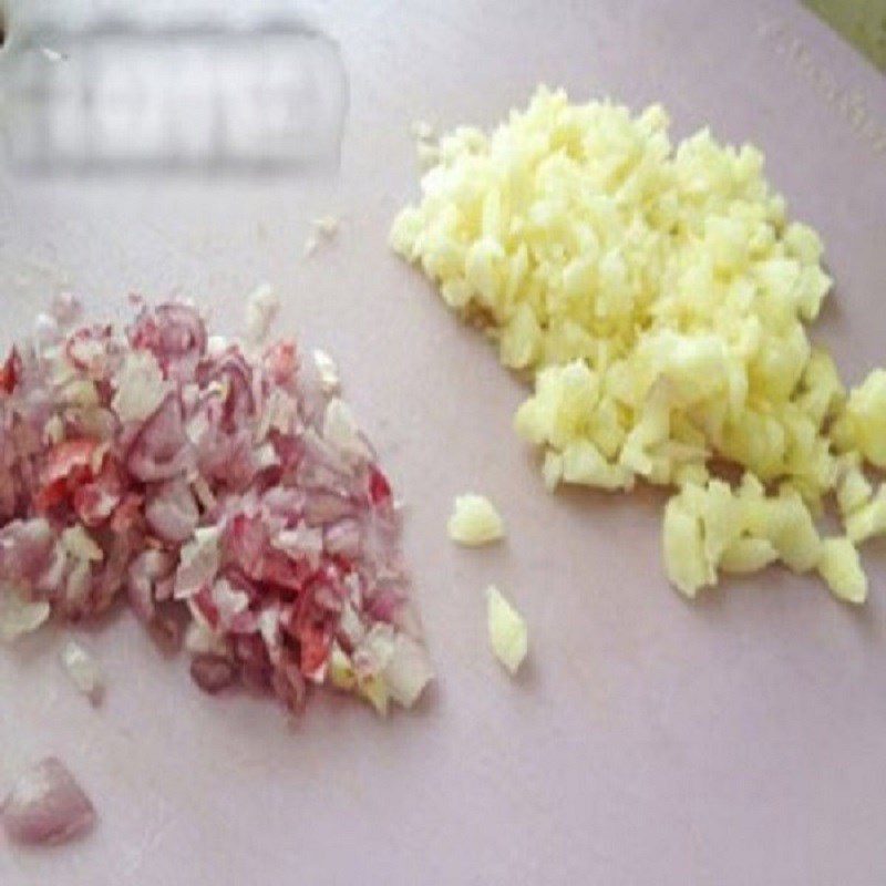 Step 1 Prepare enoki mushrooms and clams Enoki mushroom clam soup