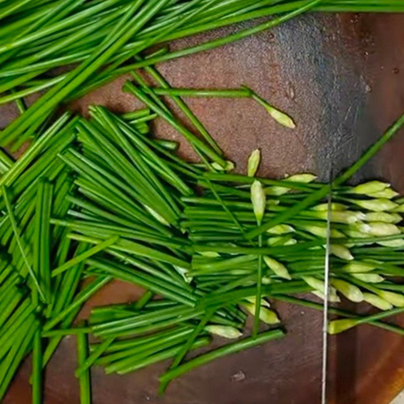 Step 1 Prepare the ingredients for Vegan Turmeric Noodles (Recipe shared by Tiktok Vegan Kitchen XANH)