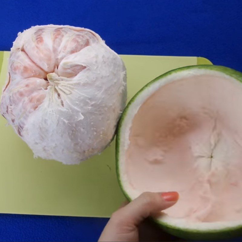 Step 1 Prepare the ingredients for Shrimp Grapefruit Walnut Salad