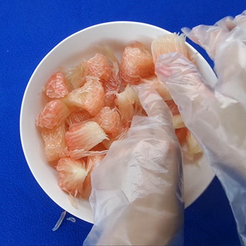Step 1 Prepare the ingredients for Shrimp Grapefruit Walnut Salad