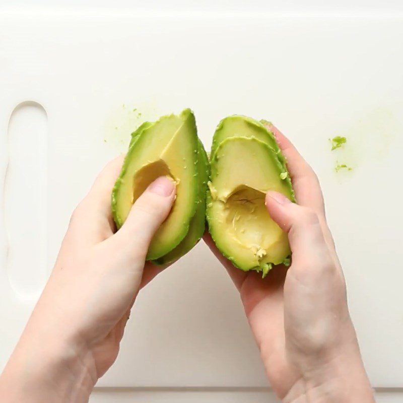 Step 1 Prepare the ingredients for avocado strawberry smoothie