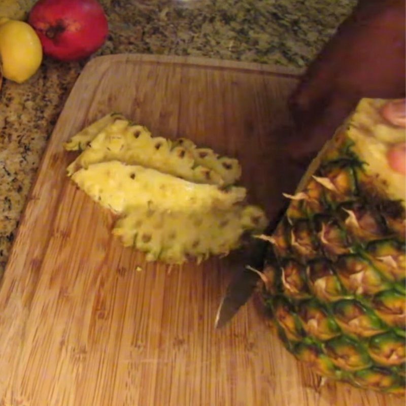 Step 1 Prepare the ingredients for fragrant mango juice