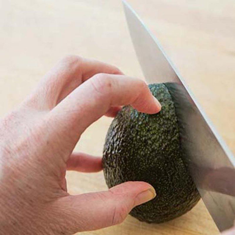 Step 1 Prepare the ingredients for Avocado Strawberry Cocoa Smoothie