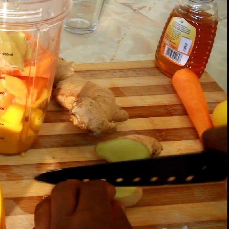Step 1 Prepare the ingredients for Mango Carrot Juice