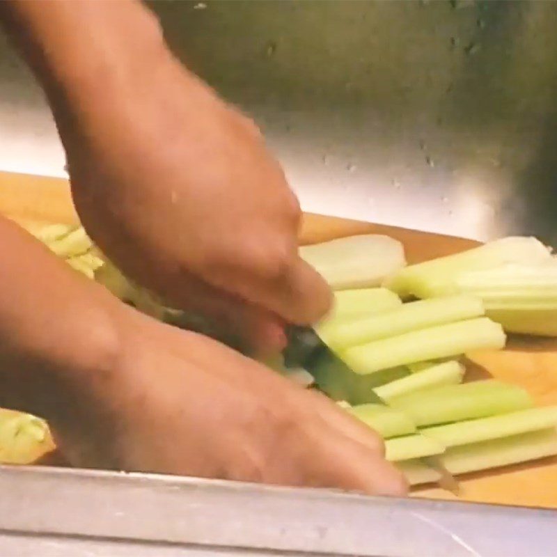 Step 1 Prepare the ingredients for Celery Carrot Ginger Juice