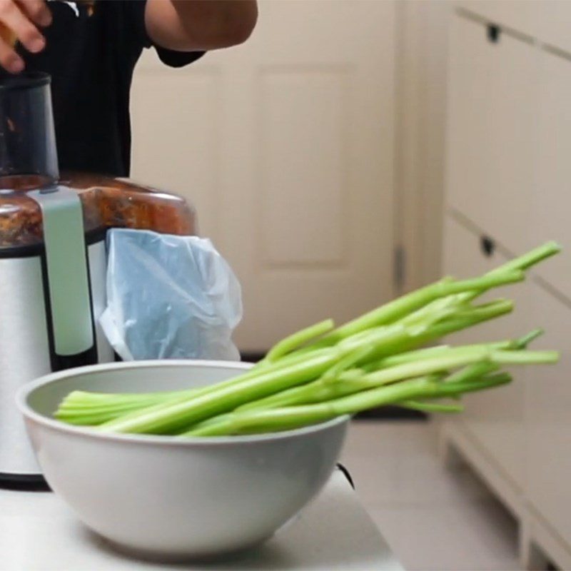 Step 1 Prepare the ingredients for Celery Apple Carrot Juice