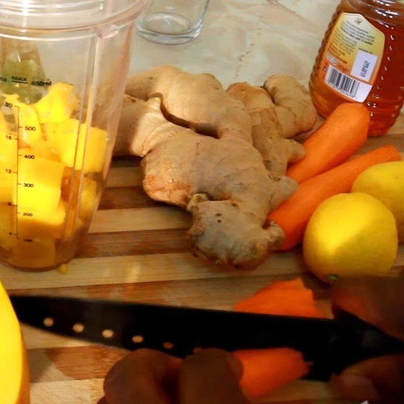 Step 1 Prepare the ingredients for Mango Carrot Juice
