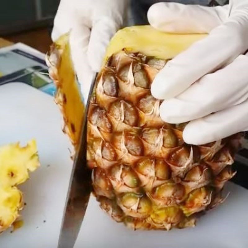 Step 1 Prepare the ingredients for Mango Pineapple Juice