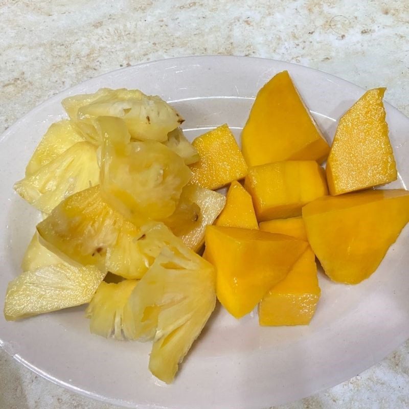 Step 1 Prepare the ingredients for Mango Pineapple Juice