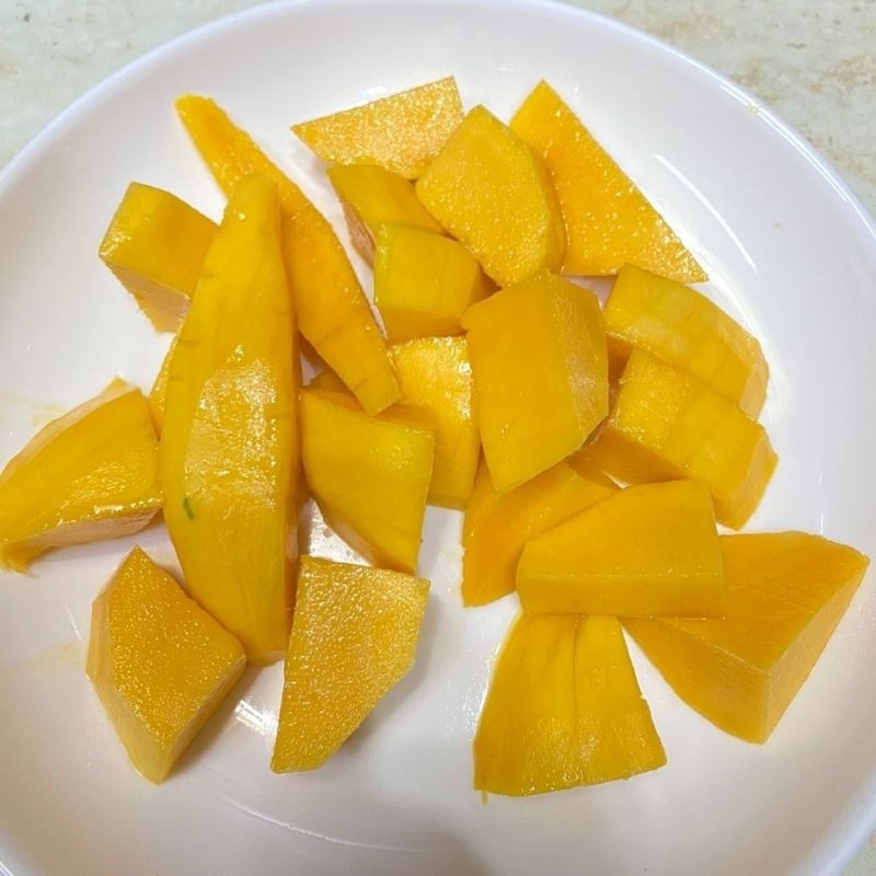 Step 1 Prepare the Ingredients for Mango Guava Juice