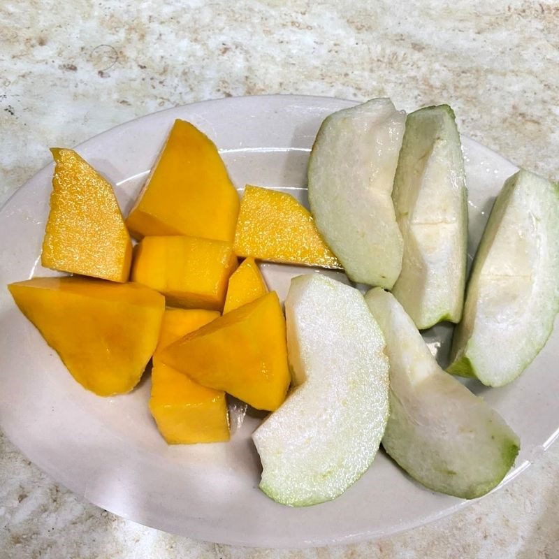 Step 1 Prepare the Ingredients for Mango Guava Juice