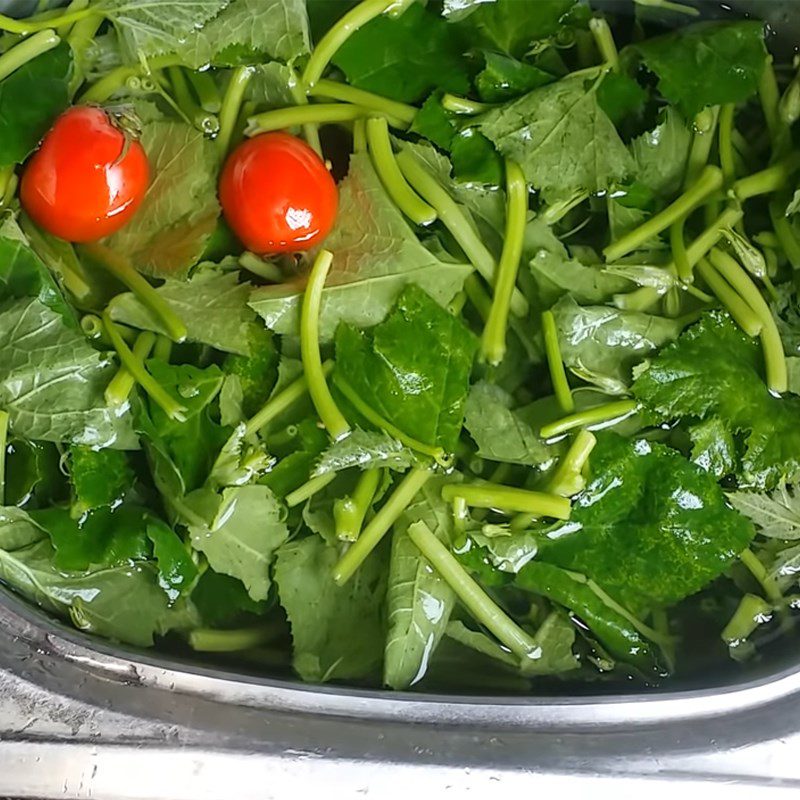 Step 1 Prepare the ingredients for Squash Soup with Tomatoes