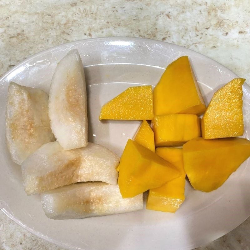 Step 1 Prepare the ingredients Mango Pear Juice