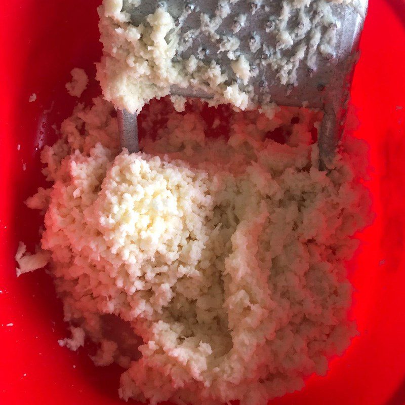 Step 1 Preparing cassava for Cassava Ball Dessert