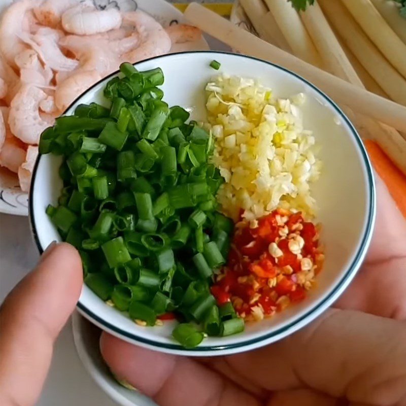 Step 1 Prepare the ingredients for Lotus Stem Salad with Vegetarian Shrimp
