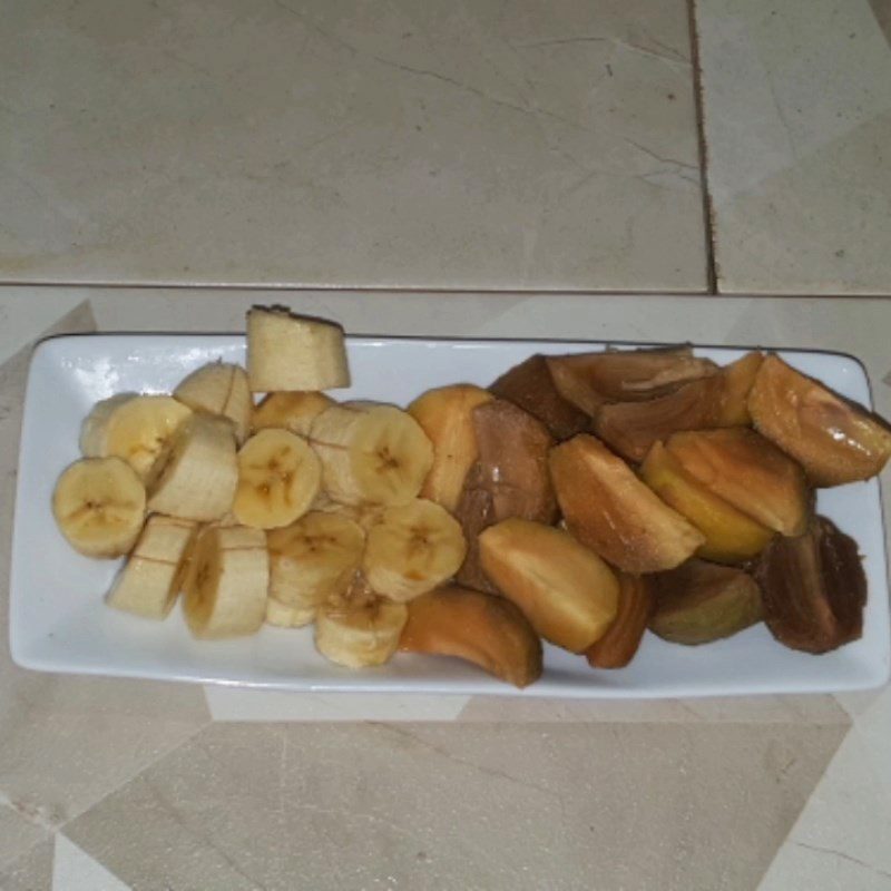 Step 1 Prepare ingredients for Banana Sapodilla Smoothie