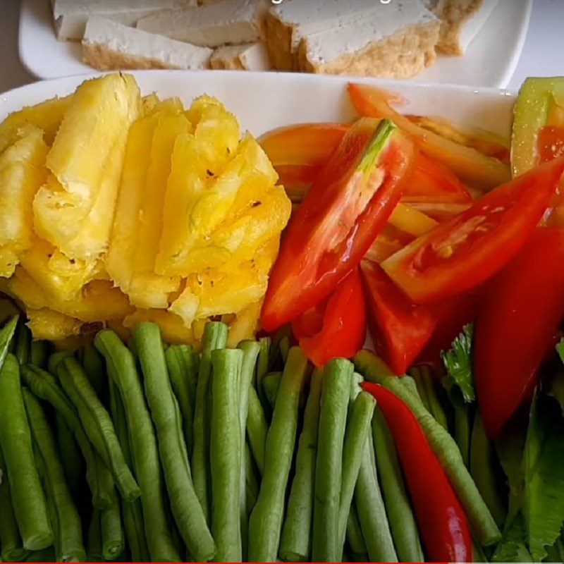Step 1 Prepare the ingredients for Sour Vegetarian Soup