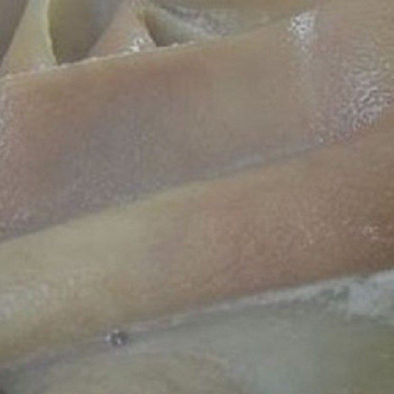 Step 1 Prepare the ingredients Chicken cooked with pig skin