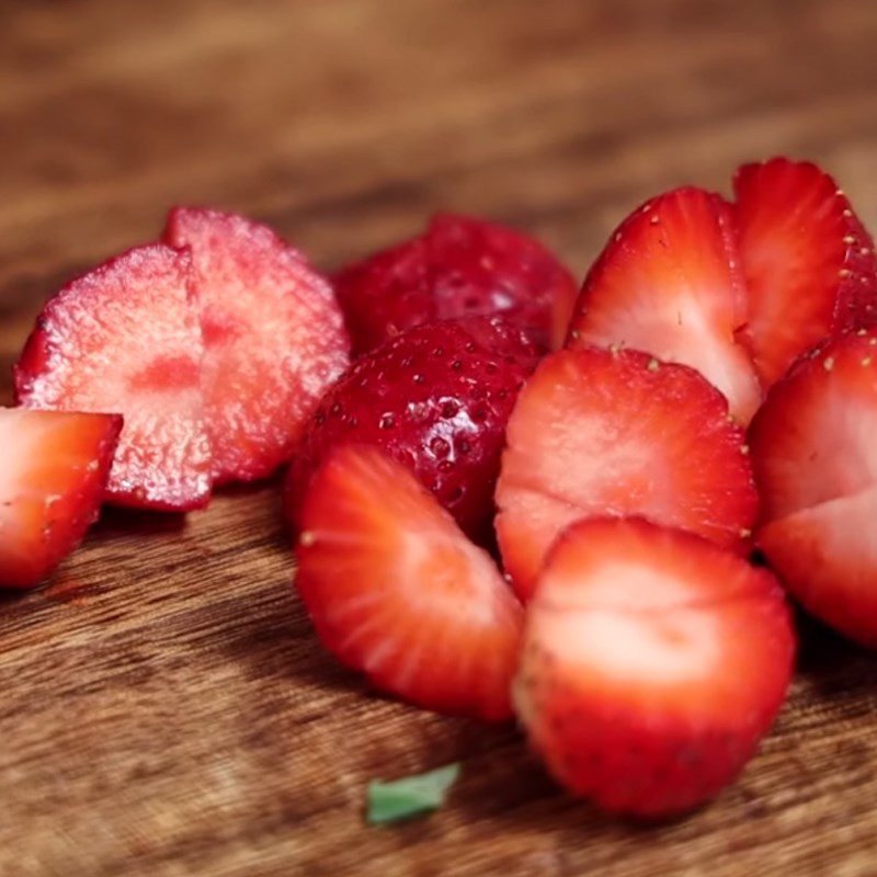 Step 1 Prepare the ingredients for Banana Strawberry Smoothie