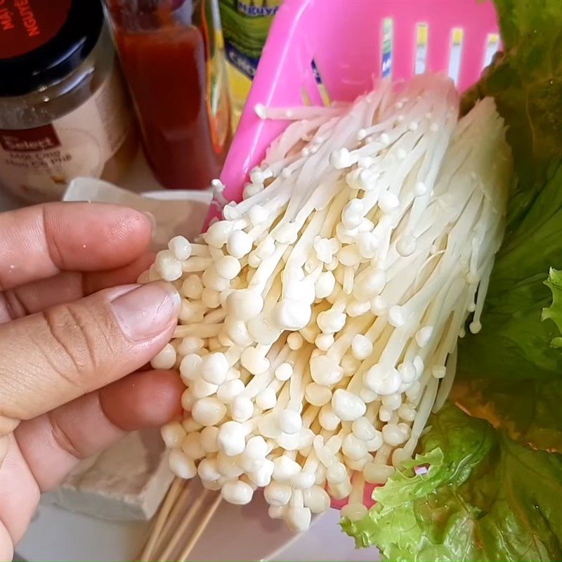 Step 1 Prepare the ingredients for Grilled Enoki Mushroom Tofu Rolls