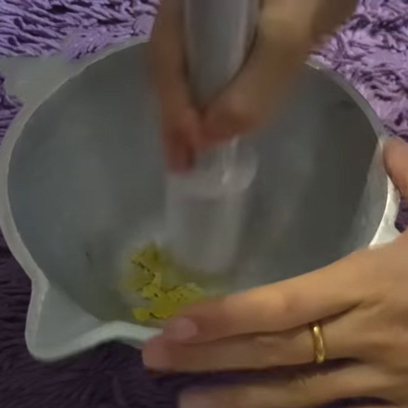 Step 1 Prepare the ingredients for calamondin syrup (kumquat) with rock sugar and fish mint