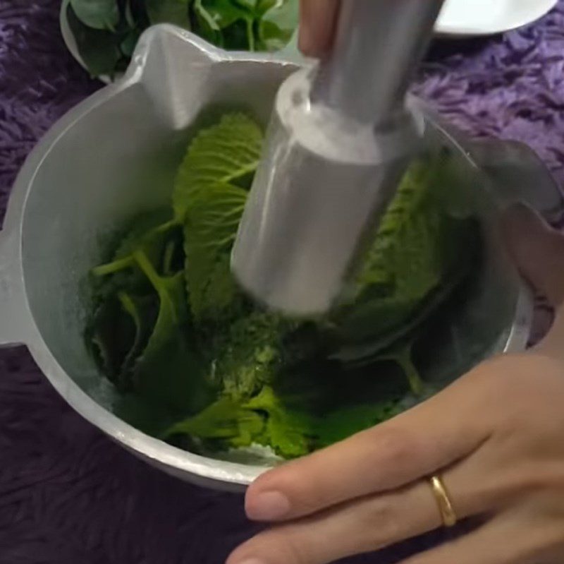 Step 1 Prepare the ingredients for calamondin syrup (kumquat) with rock sugar and fish mint