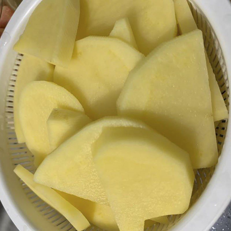 Step 1 Prepare the ingredients for Stir-fried Potatoes with Tomatoes