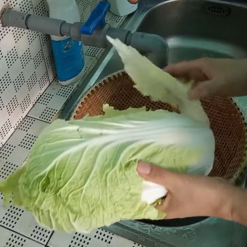 Step 1 Preparing Ingredients for Stir-fried Napa Cabbage with Tomato