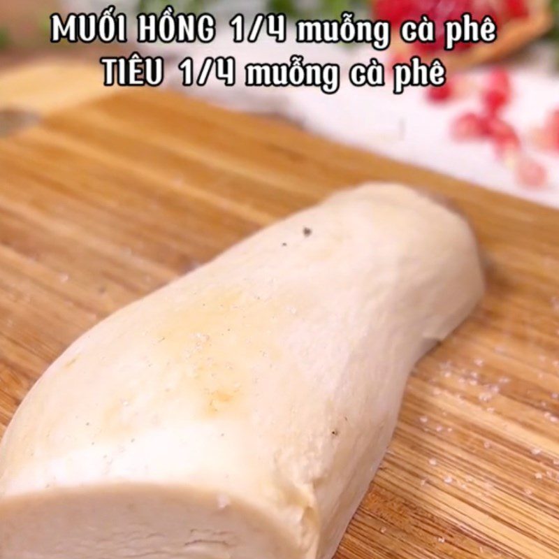 Step 1 Prepare the ingredients for pan-fried chicken thigh mushrooms