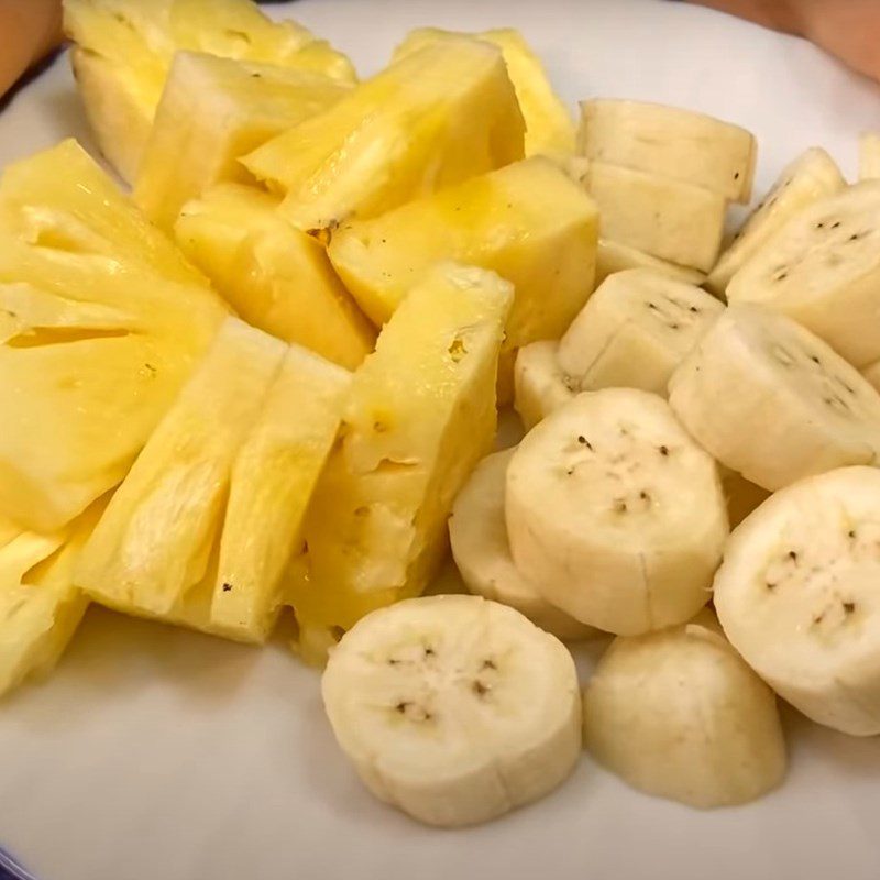 Step 1 Prepare the ingredients for Pineapple Banana Smoothie