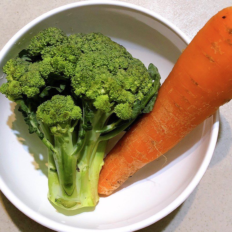 Step 1 Prepare the ingredients for Stir-fried Broccoli (Cauliflower) with Carrots
