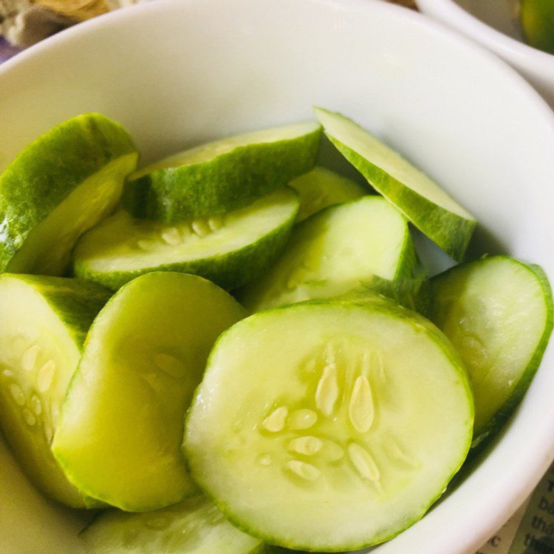 Step 1 Prepare the ingredients for Cucumber Aloe Vera Juice