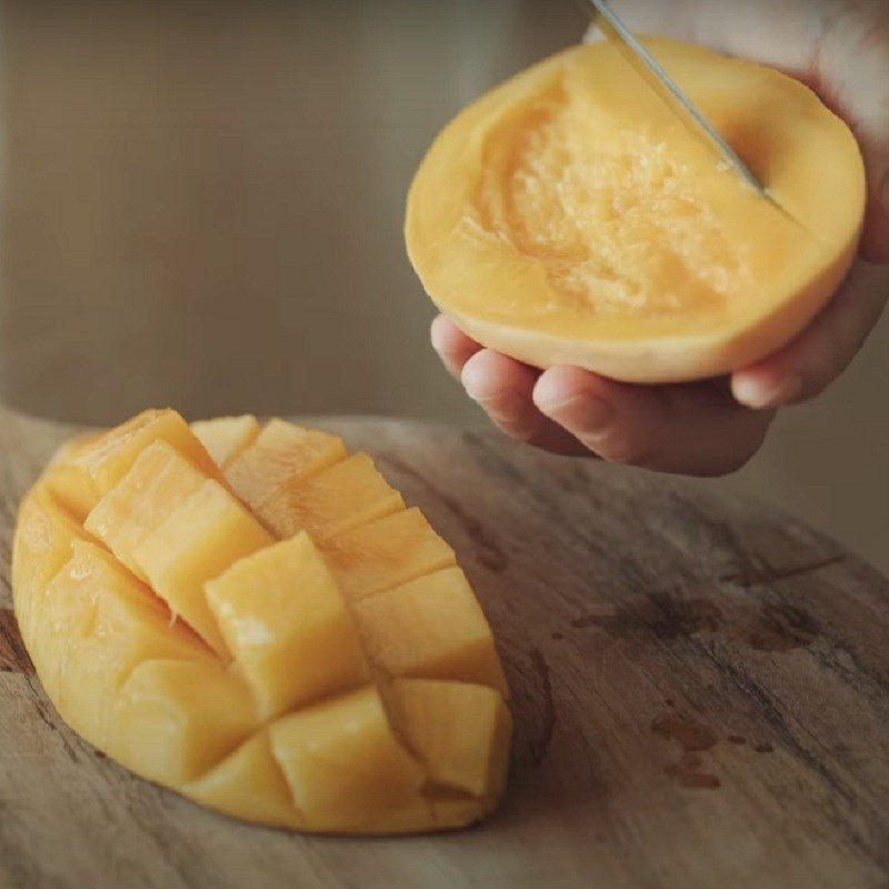 Step 1 Prepare the ingredients for Mango Carrot Smoothie