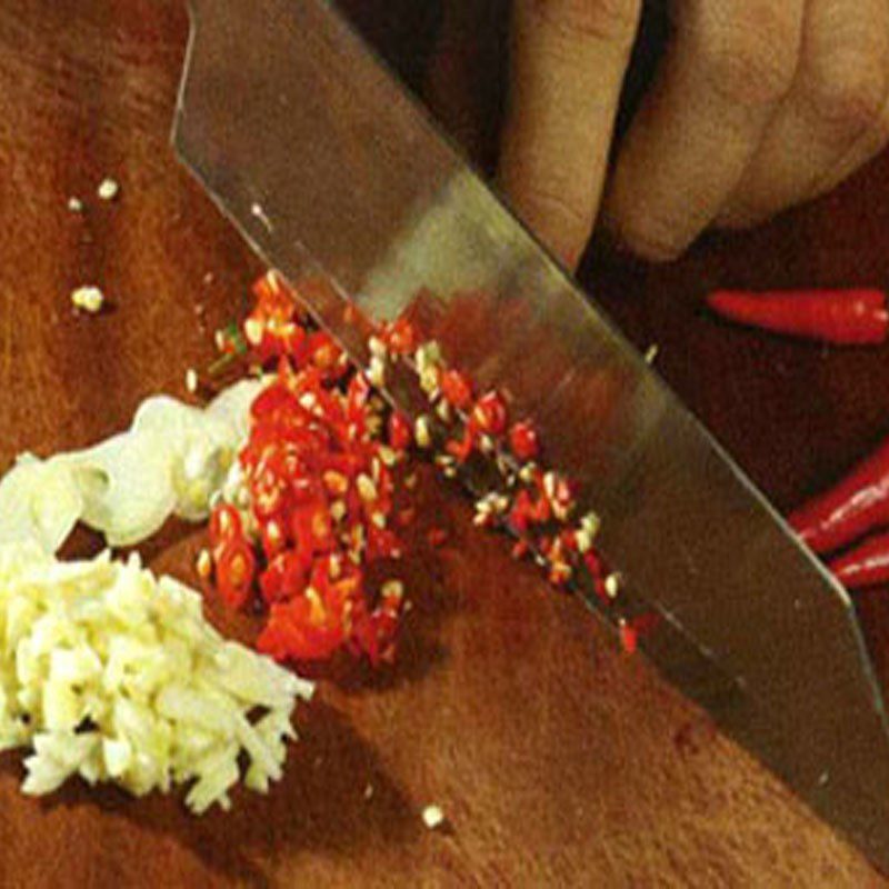 Step 1 Prepare the ingredients for Fried Pork Sausage with Fish Sauce