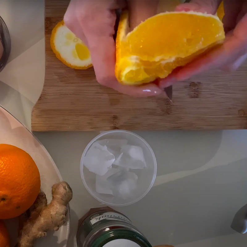 Step 1 Prepare the ingredients for Carrot Orange Ginger Smoothie