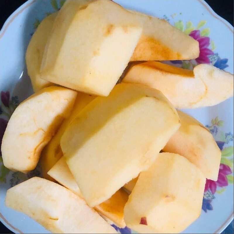 Step 1 Prepare the ingredients for Apple Carrot Smoothie