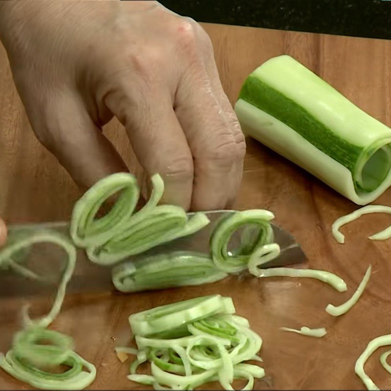 Step 1 Prepare the ingredients for Banana Flower Salad with Shredded Mushroom